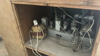 Mueble bar radio tocadiscos antiguo