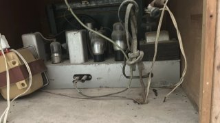 Mueble bar radio tocadiscos antiguo