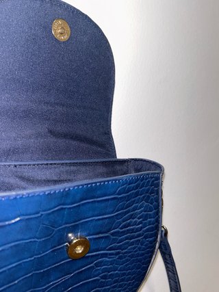 Bolso Pieces azul efecto piel cocodrilo