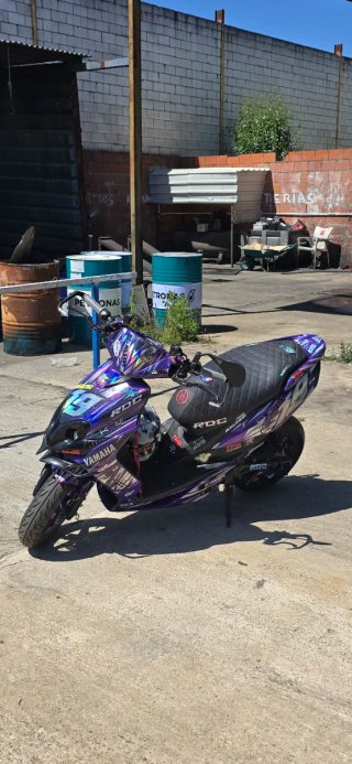 Yamaha Jog Scooter Morado y Rosa