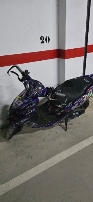 Yamaha Jog Scooter Morado y Rosa