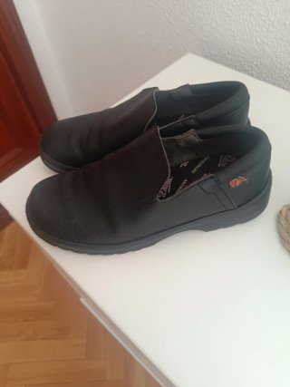 Zapatos hostelería negros cómodos