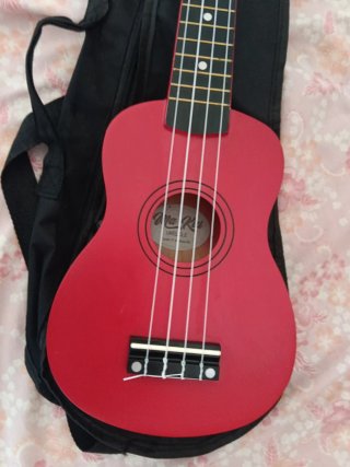 Ukelele Rojo Ma Kai con Funda