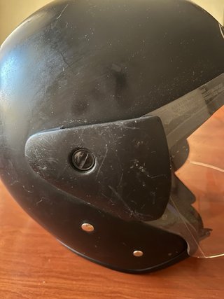 Casco BSK con visera