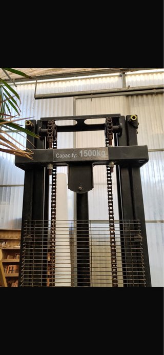 Apilador Eléctrico Hu-Lift 1500 Kg
