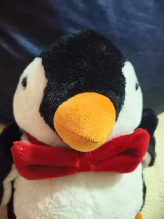 Peluche Pinguino con Papillon Rosso