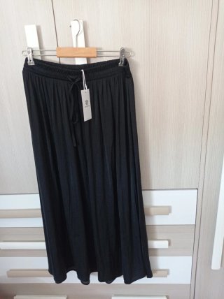 Falda larga negra nueva