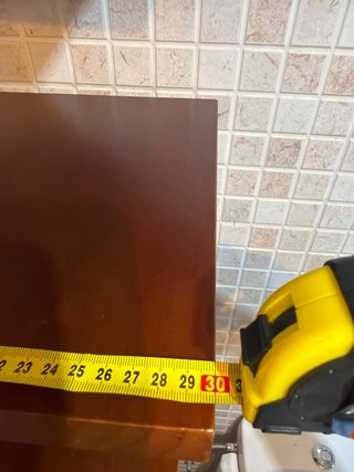 Estantes esquineros de madera para baño