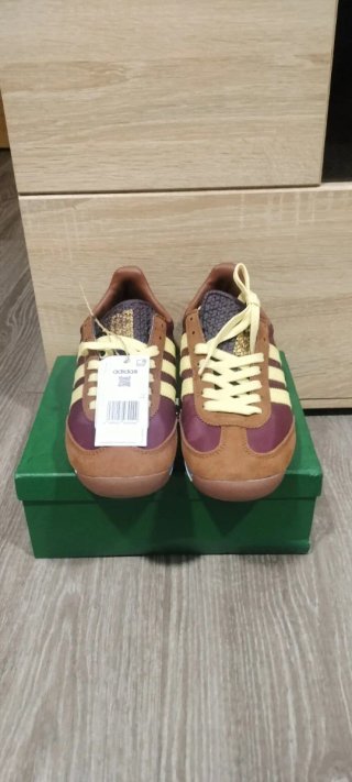 Adidas zapatillas marrones y moradas