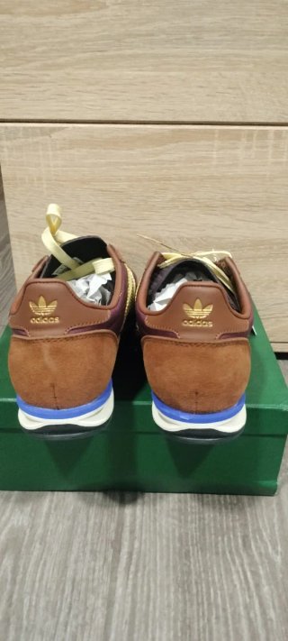 Adidas zapatillas marrones y moradas