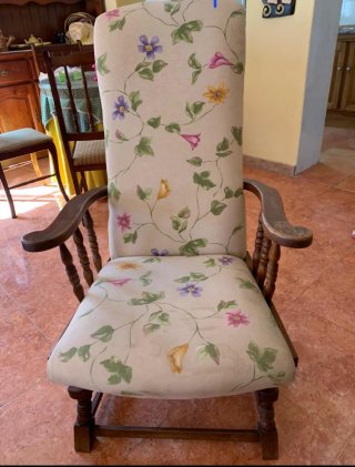 Sillón Mecedora Clásico Tapizado Floral