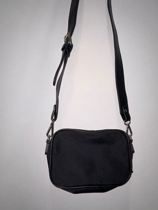 Bolso bandolera negro Stradivarius