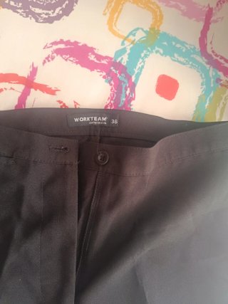 Pantalones negros de camarera
