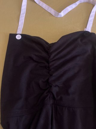 Mono corto negro con tirantes blancos