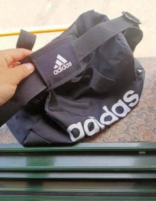 Mochila deportiva Adidas negra