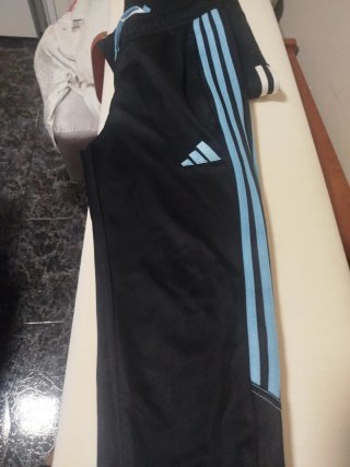 Pantalón Adidas Negro con Rayas Teal