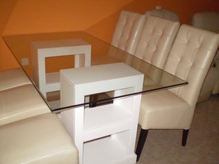 Mesa cristal + sillas (comedor)