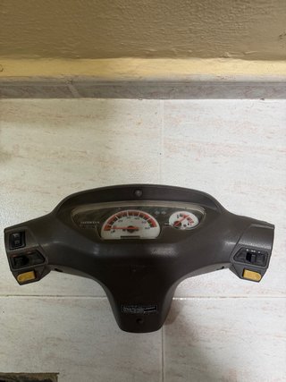 Tapa velocímetro Honda SFX suelo y contra escudo