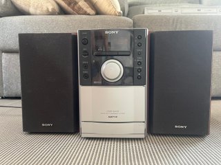 Equipo de música Sony CMT-EH10