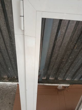Ventana oscilobatiente aluminio blanca