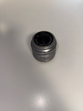 Olympus EM-10 Mark II + Obiettivo Zuiko