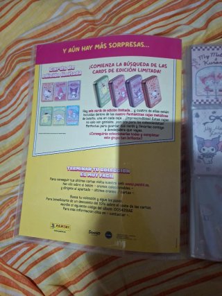 Álbum Hello Kitty Trading Card Collection