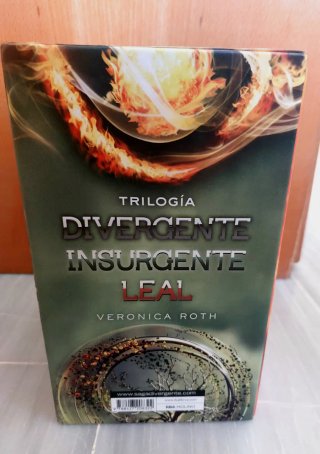 Libros Trilogía Divergente + estuche