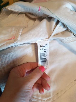 Cazadora Mango ajustada blanca