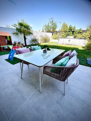Conjunto mesa y 4 sillas de jardín