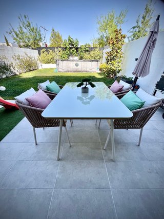 Conjunto mesa y 4 sillas de jardín