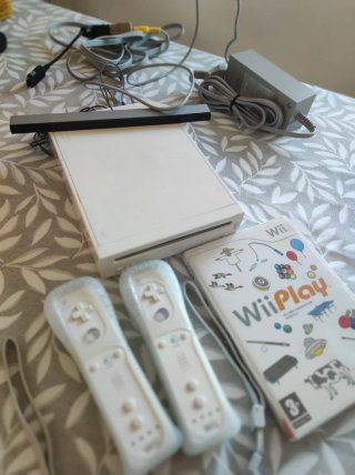 Consola Nintendo Wii Blanca + Mandos + Wii Play