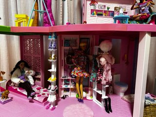 Casa de Muñecas Barbie con tobogán
