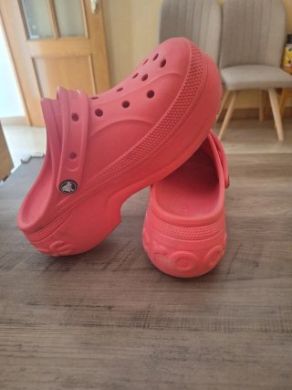 Zuecos Crocs Rojos