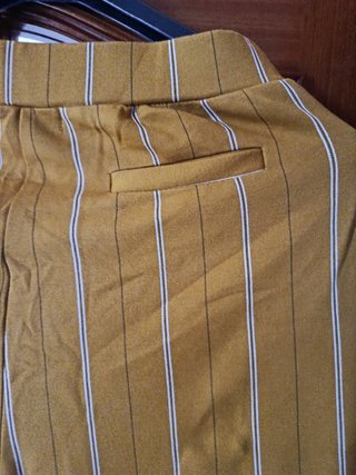 Pantalón estilo chino/jogger rayas amarillas