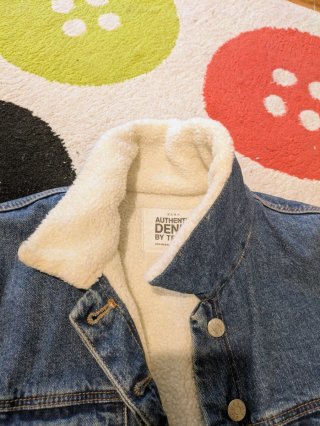 Cazadora vaquera Zara con borreguito Talla M