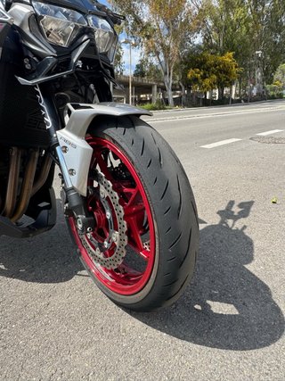 Kawasaki Z900 2023. Version full 18000km