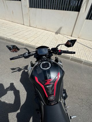 Kawasaki Z900 2023. Version full 18000km