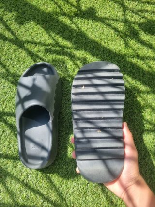 Chanclas Adidas Yeezy