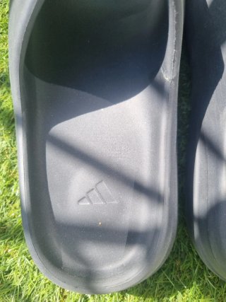 Chanclas Adidas Yeezy