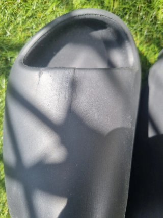 Chanclas Adidas Yeezy