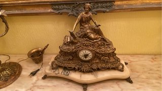 Reloj de sobremesa de bronce(le falta una manilla)