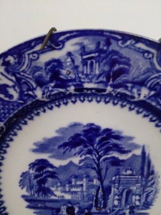 Plato azul antiguo decorado