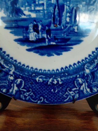 Plato azul antiguo decorado