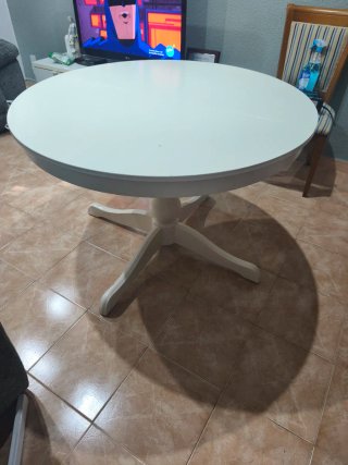 Mesa redonda blanca