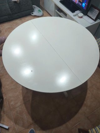 Mesa redonda blanca