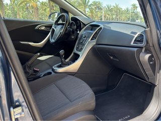 Opel Astra 2012