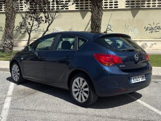 Opel Astra 2012