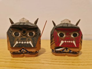 Pareja Kokeshi Namahage (años 50) 4.5cm