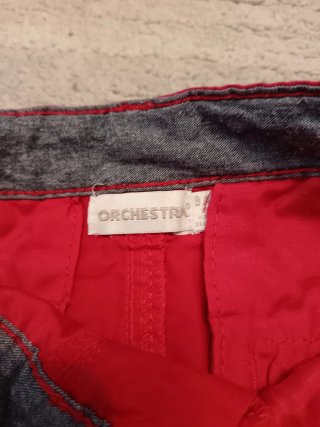 Pantalón corto rojo