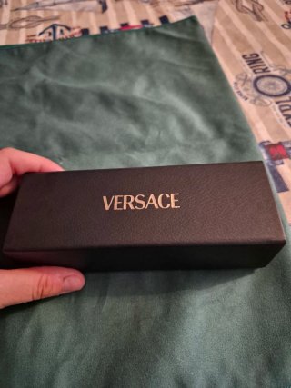 Gafas de sol Versace negras y doradas